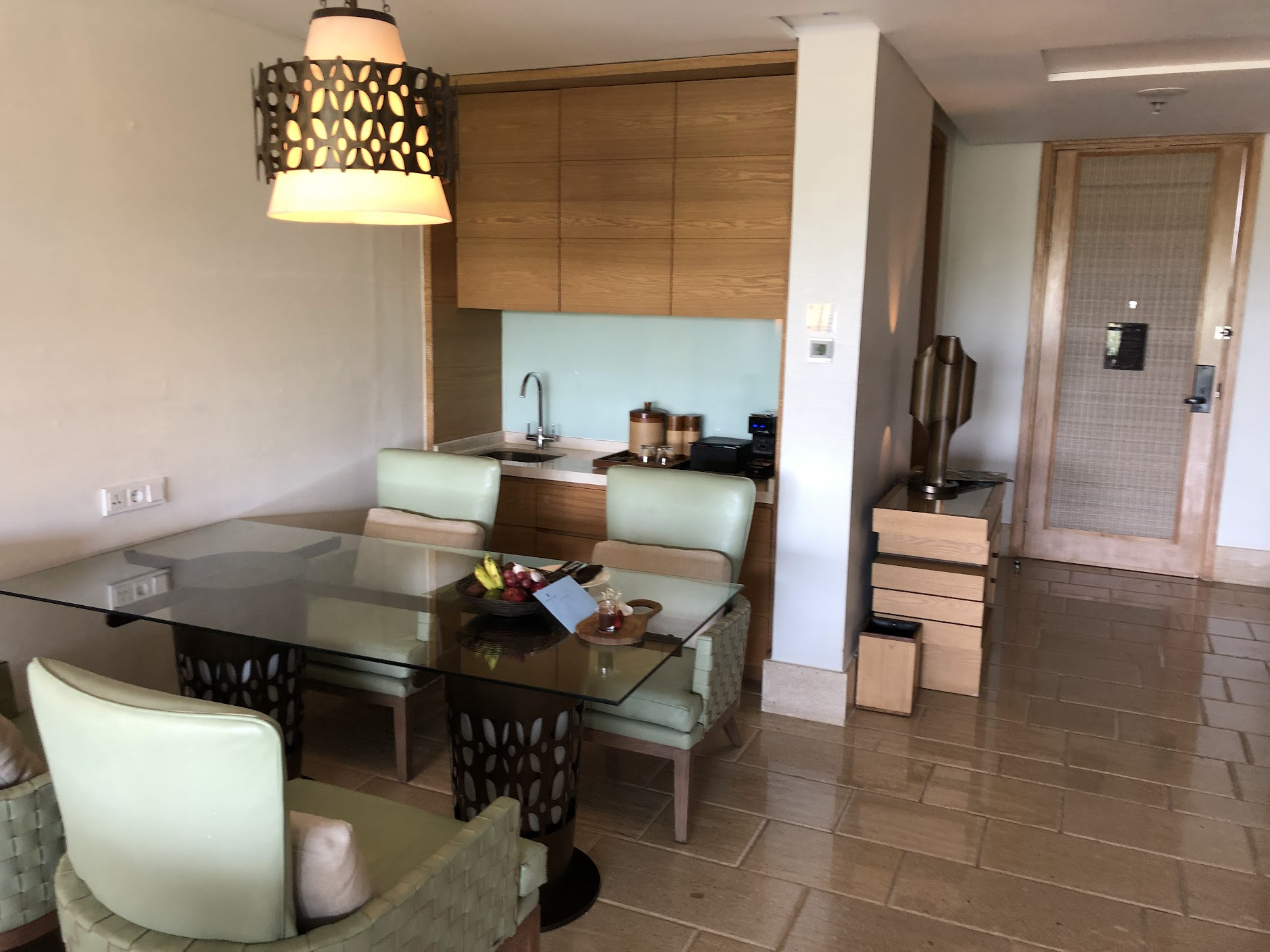 Dining area and kitchenette