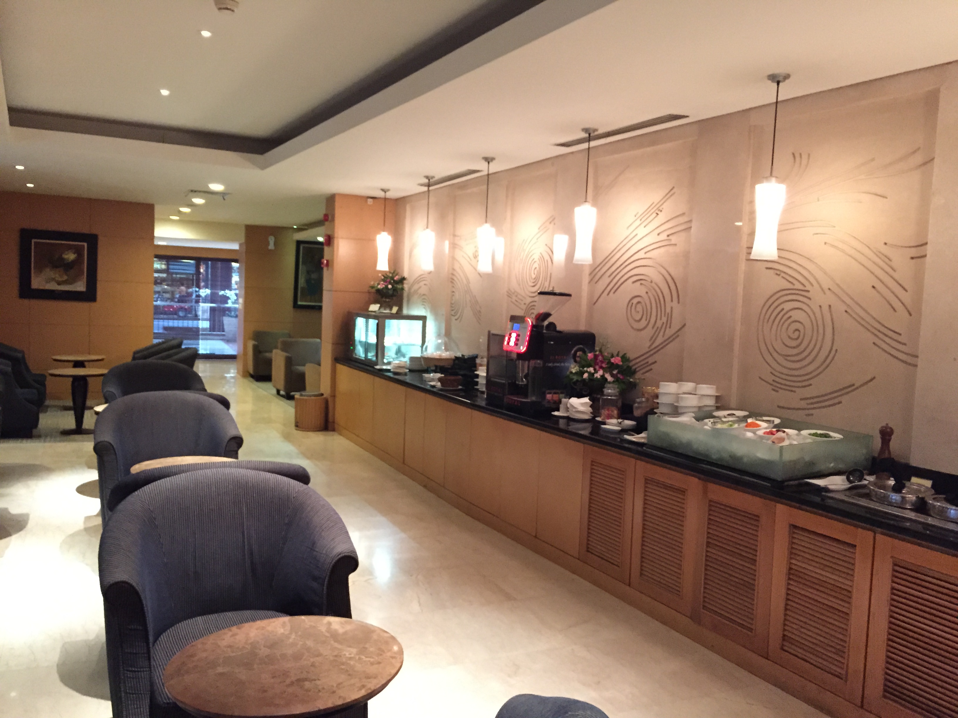 Esplanade lounge (PPS) — first angle