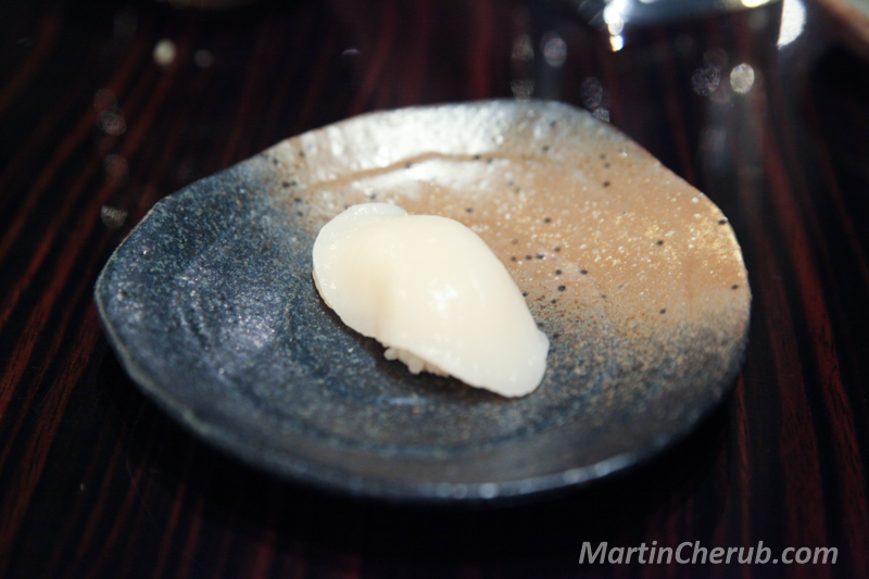 Scallop nigiri