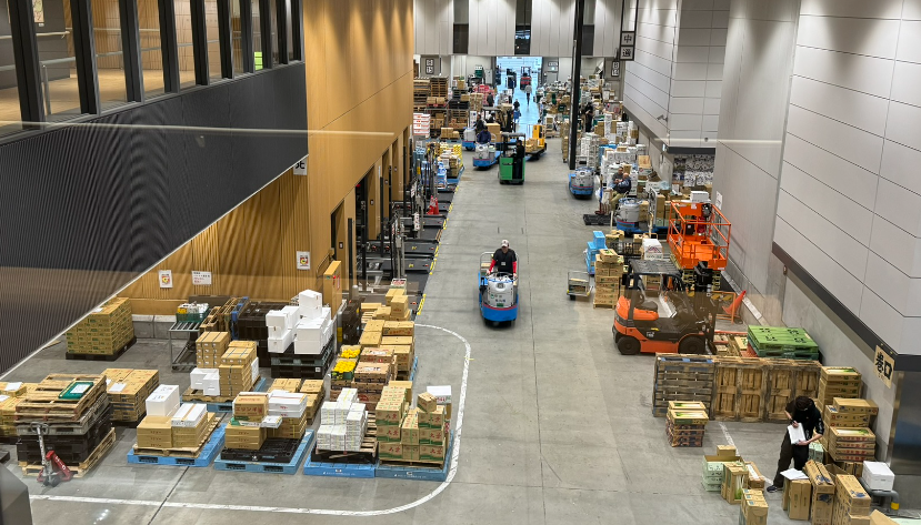 Wholesale floor from above